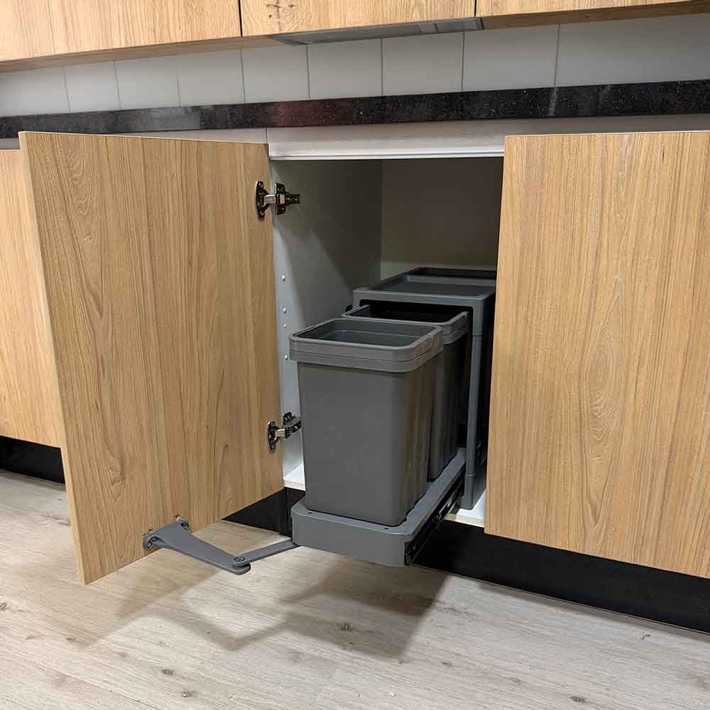 Basurero Compacto para Puerta Abatible