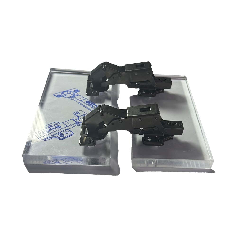 Bisagra 155° 3D cierre suave para despensa