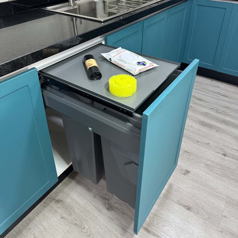 Basurero Reciclaje 2 contenedores anclado a puerta (66 litros)