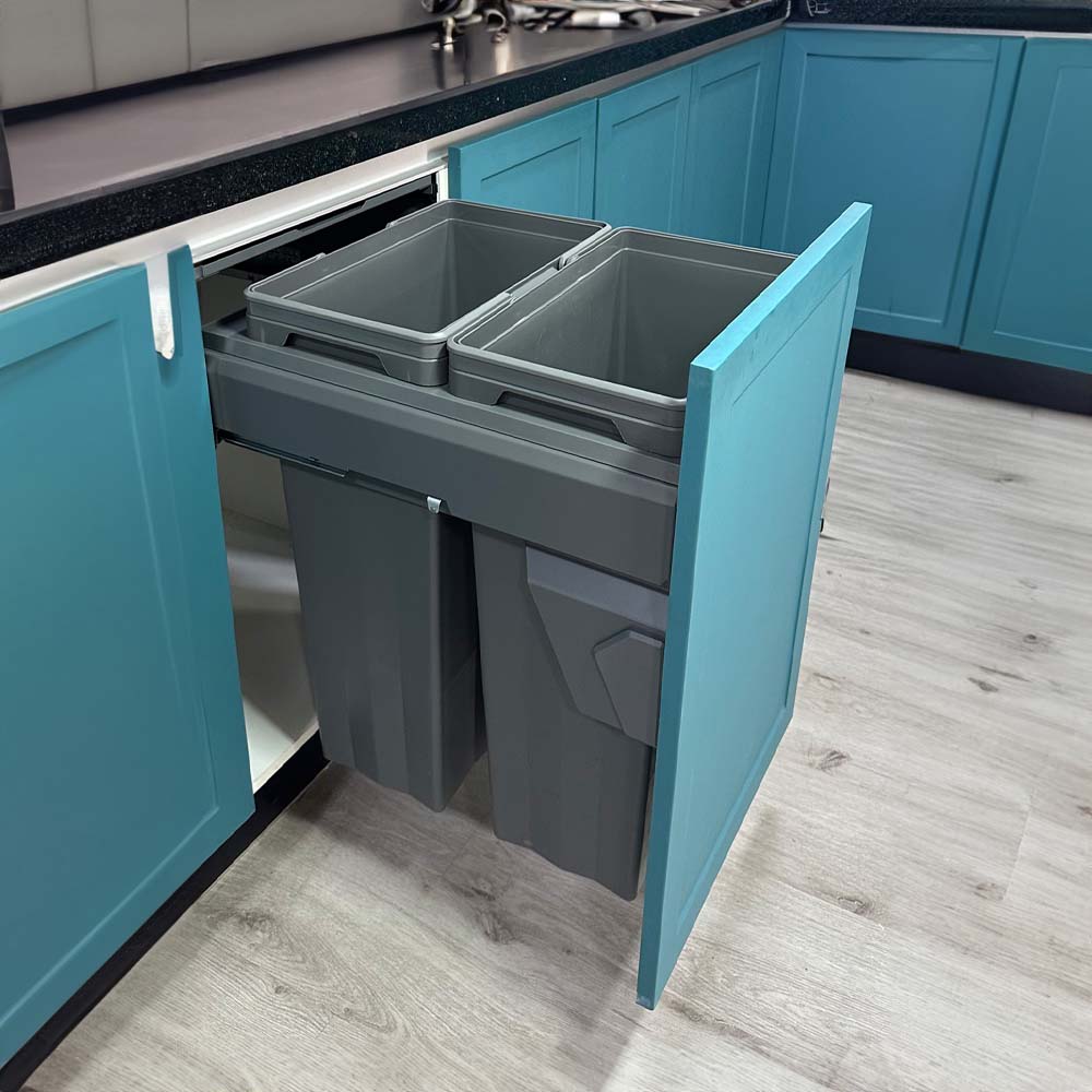 Basurero Reciclaje 2 contenedores anclado a puerta (66 litros)