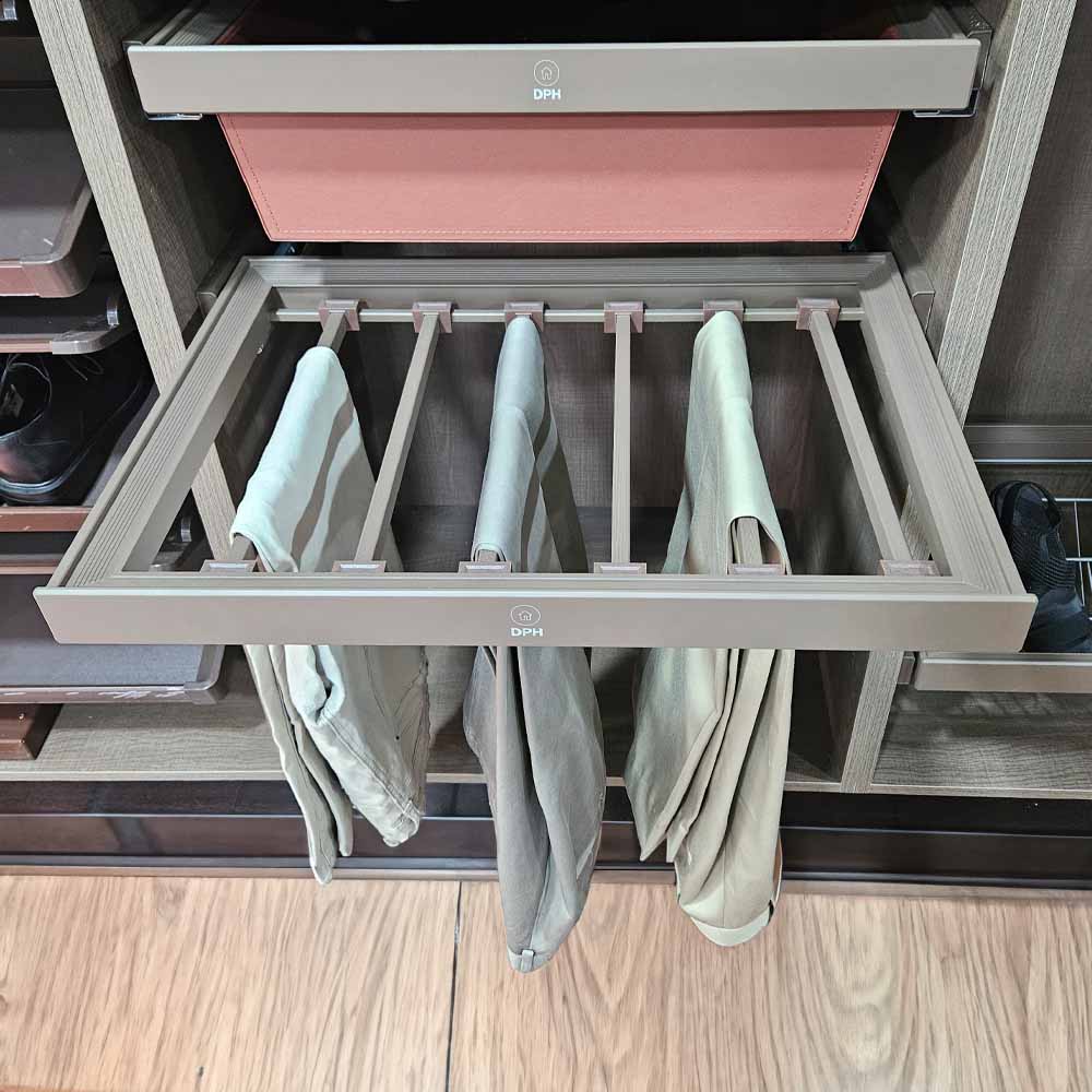 Pantalonero Extraíble cierre suave color café