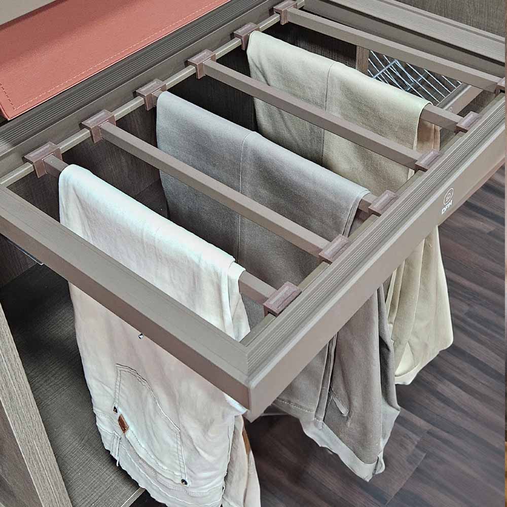 Pantalonero Extraíble cierre suave color café