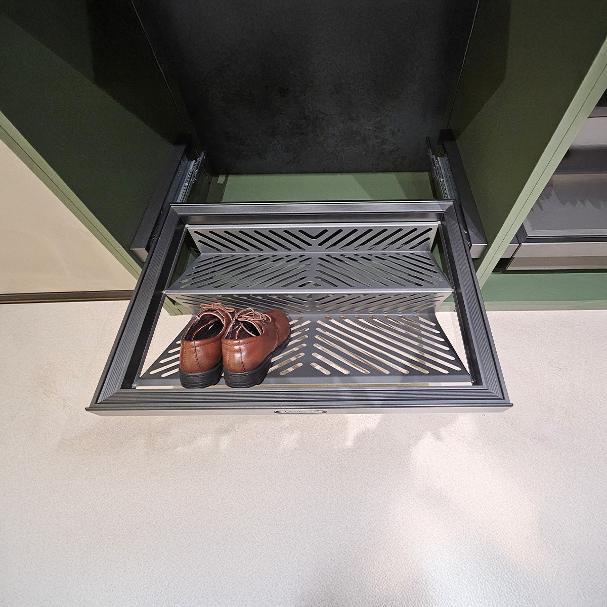 Zapatero Extraíble cierre suave color gris