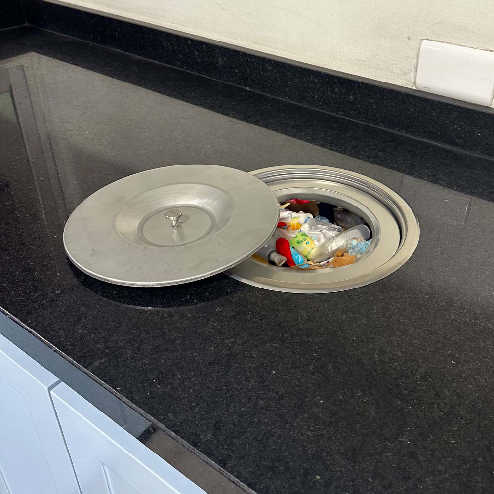 Basurero Empotrado en mueble (8 litros)